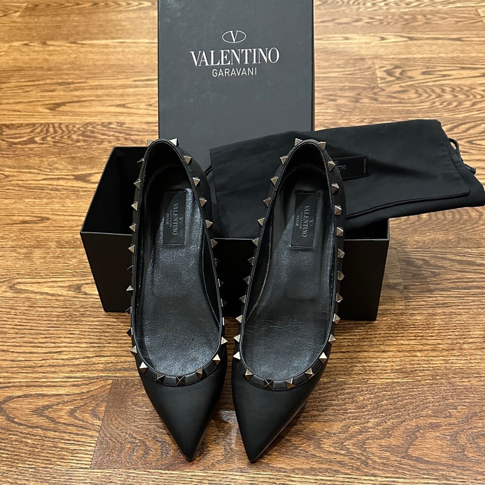Valentino Garavani Black Studded Flats